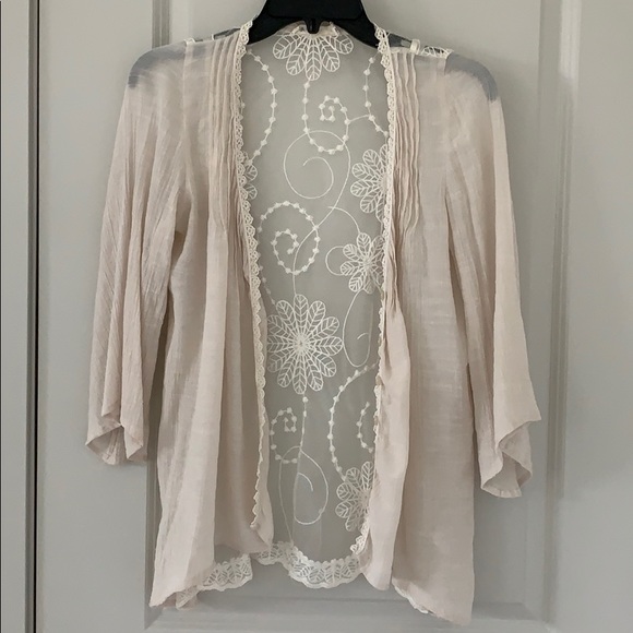 FINAL SALE!!PALE ECRU TOPPER WITH SHEER BACK - Picture 2 of 6